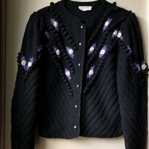 VTG • Floral Hand Knitted Cardigan